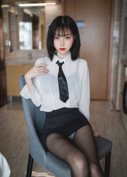 欧美裸体xxxx_超清最新电影在线观看